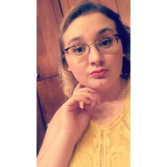 Meet your Posher, Vanessa - Picture 1 of 1